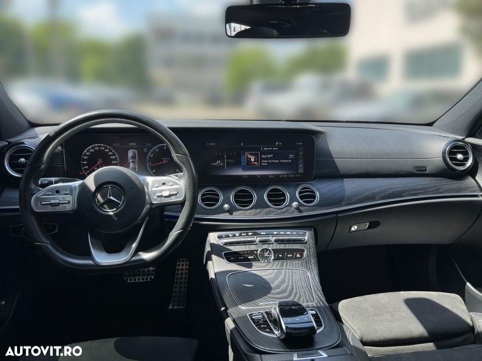 Mercedes-Benz E - 11