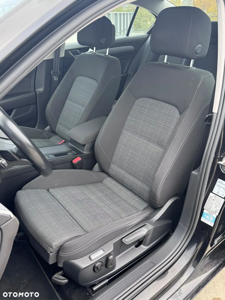 Volkswagen Passat 2.0 TDI EVO Business DSG - 31