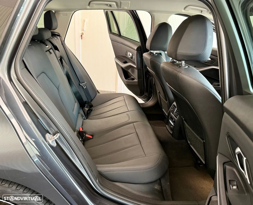 BMW 318 d Aut. Luxury Line - 29