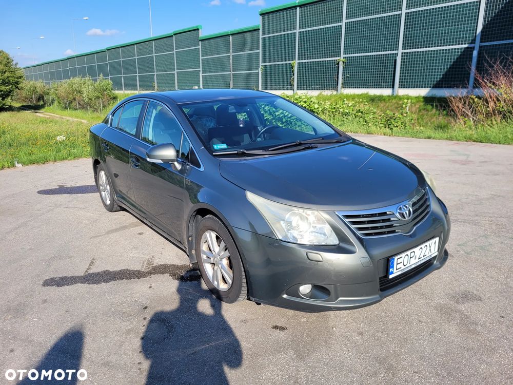 Toyota Avensis - 13