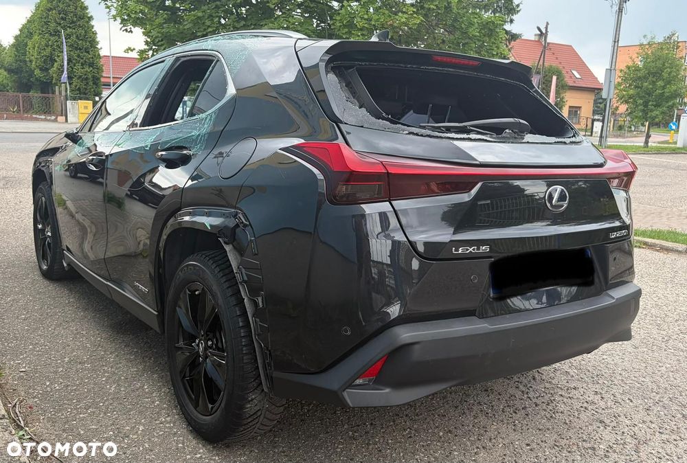 Lexus UX - 5