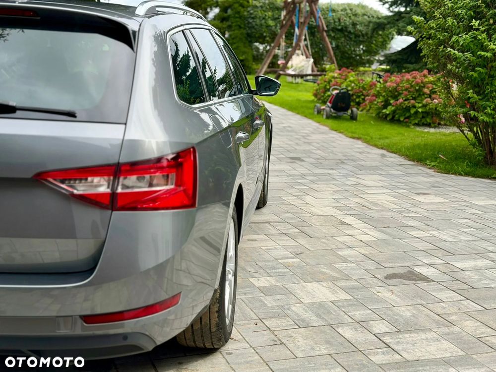 Skoda Superb 2.0 TDI SCR Ambition DSG - 20