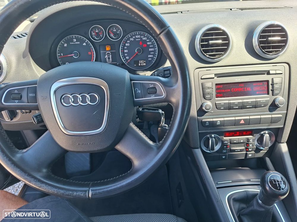 Audi A3 Sportback 1.6 TDI Attraction Business Line - 14