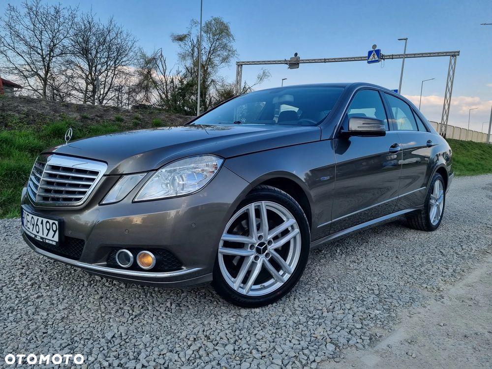 Mercedes-Benz Klasa E 200 CDI DPF BlueEFFICIENCY Automatik Elegance - 27