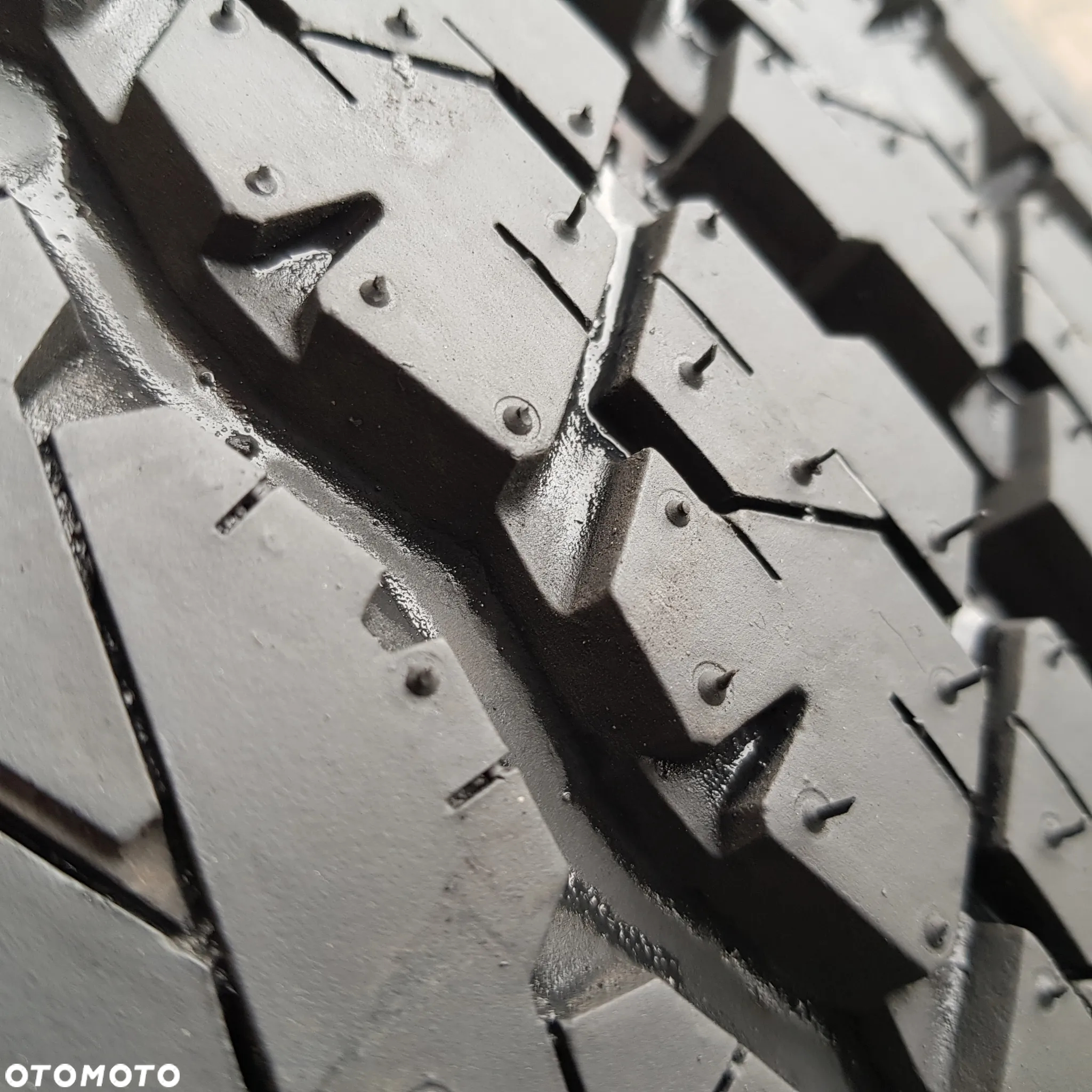1x 215/70R15C Bridgestone Duravis R630 Data produkcji 2019 Opona letnia - 2