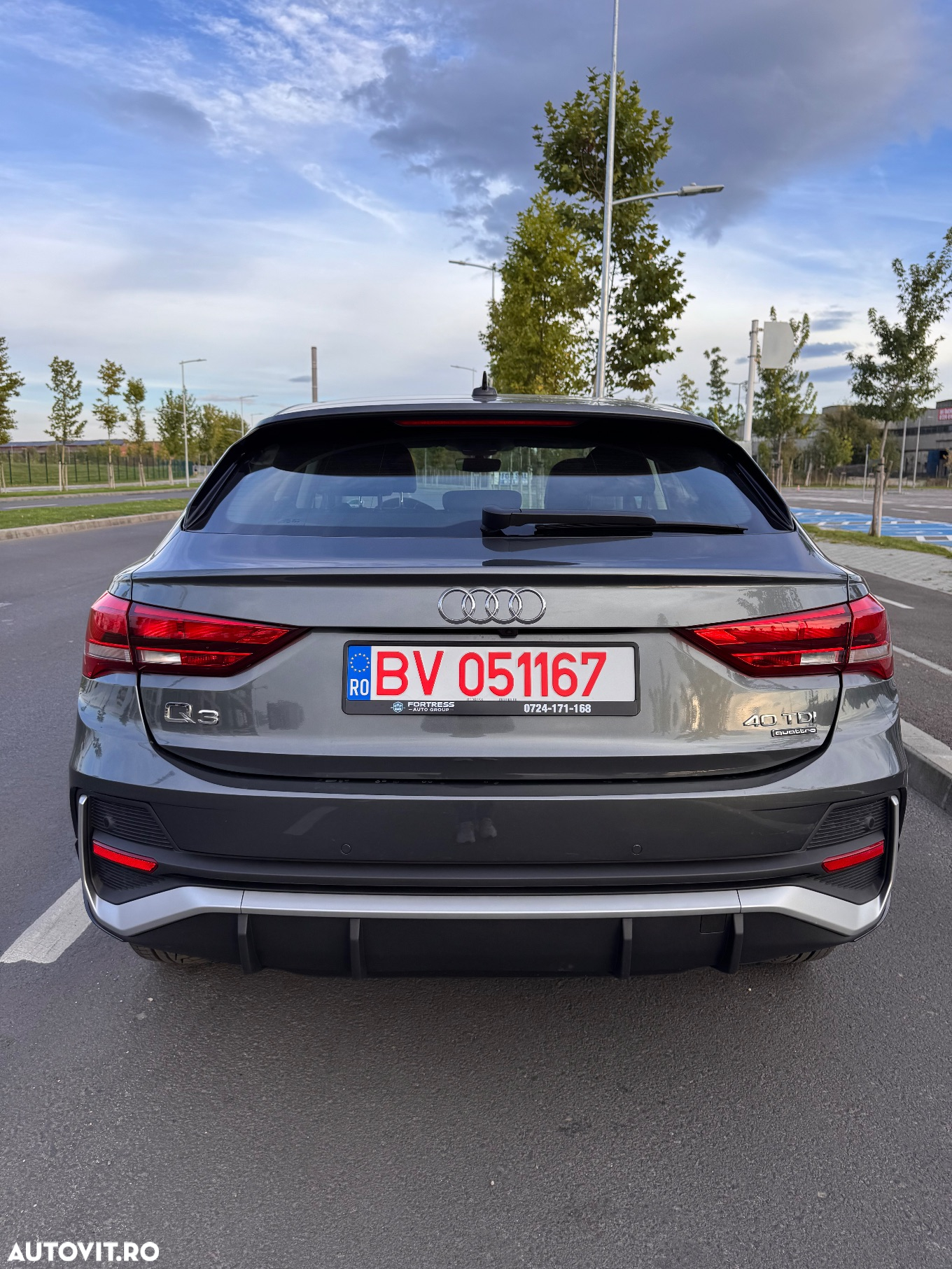 Audi Q3 Sportback 2.0 40 TDI quattro S tronic S Line - 4