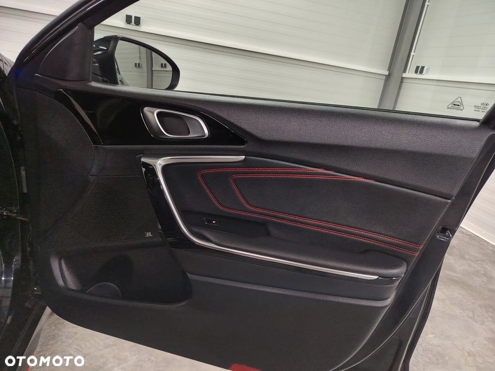 Kia ProCeed 1.6 T-GDI GT DCT - 29