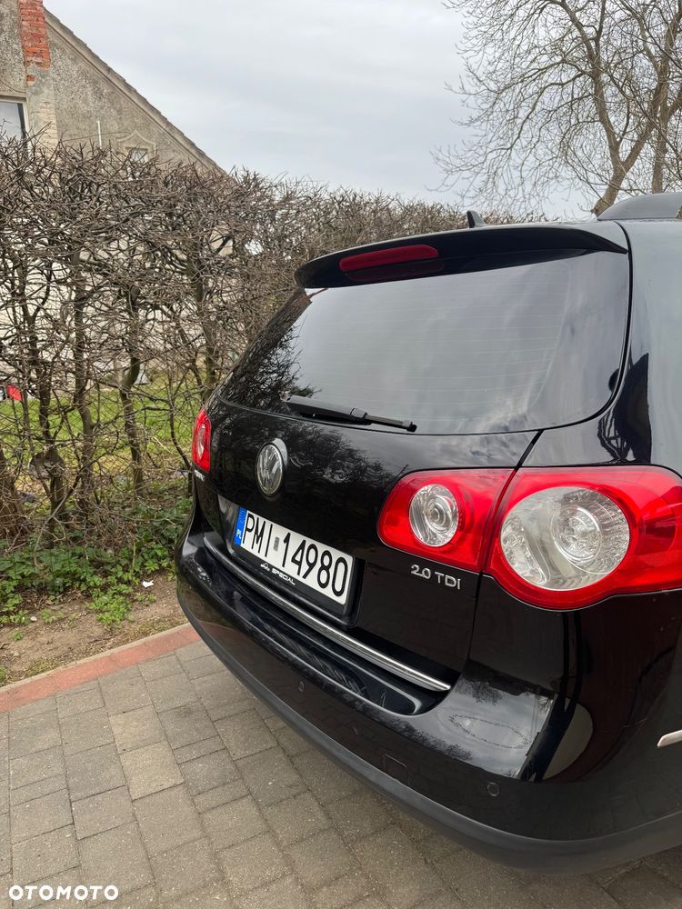 Volkswagen Passat 2.0 TDI DPF DSG Trendline - 31