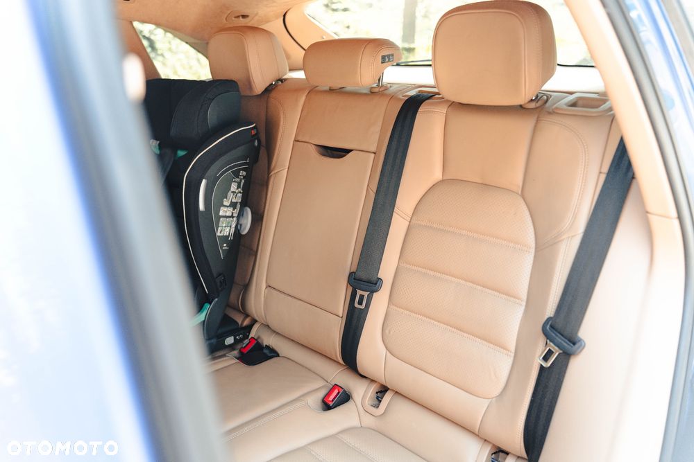 Porsche Macan Turbo - 25