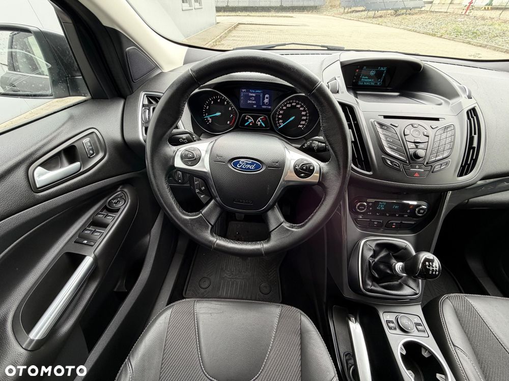 Ford Kuga 1.5 EcoBoost 2x4 Titanium - 27