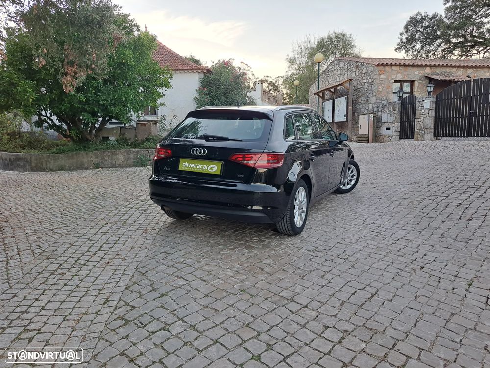 Audi A3 Sportback 1.6 TDI Attraction - 4