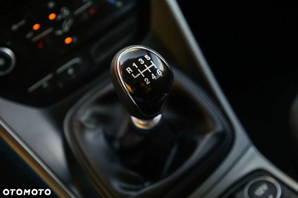 Ford Kuga 1.5 EcoBoost 2x4 Trend - 12