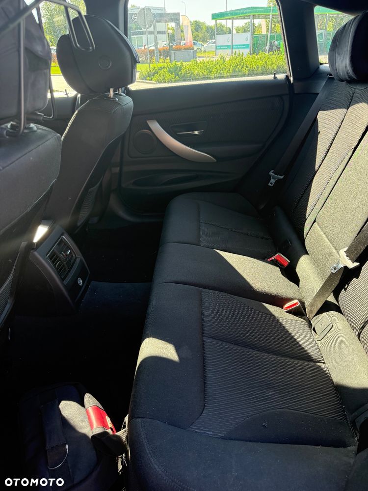 BMW 3GT 320i xDrive - 10