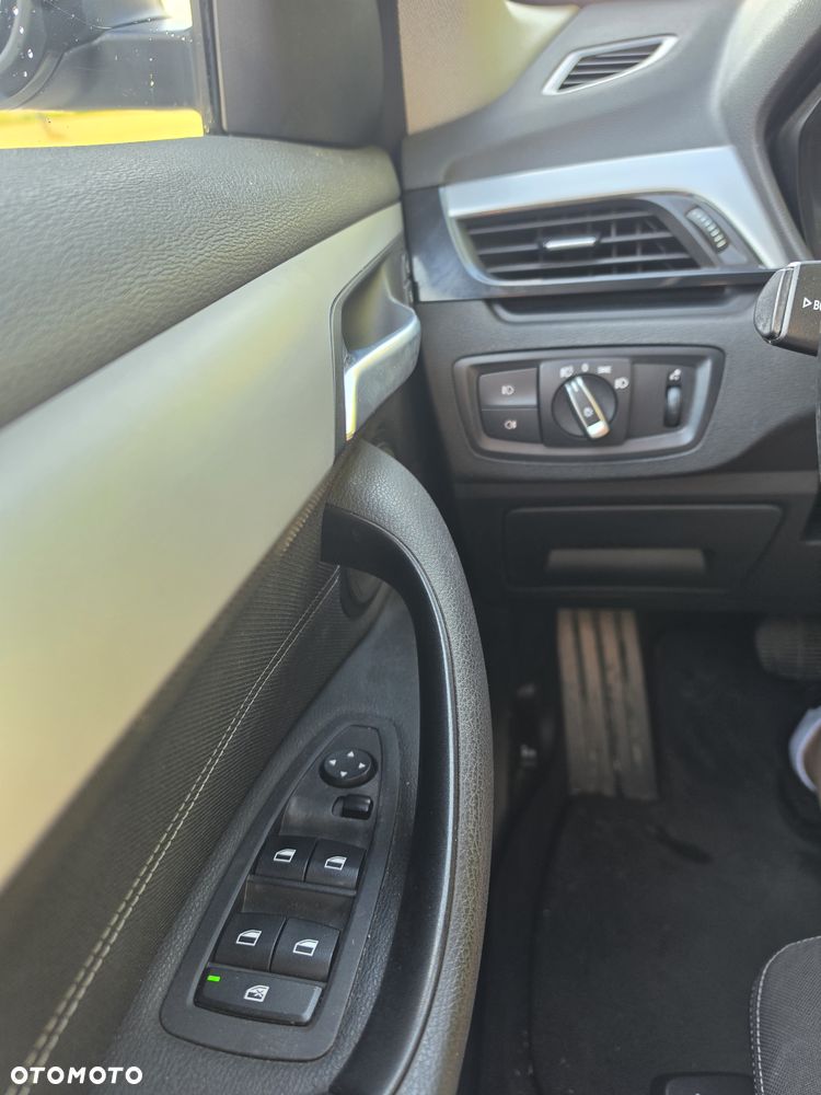 BMW X1 sDrive18i - 11