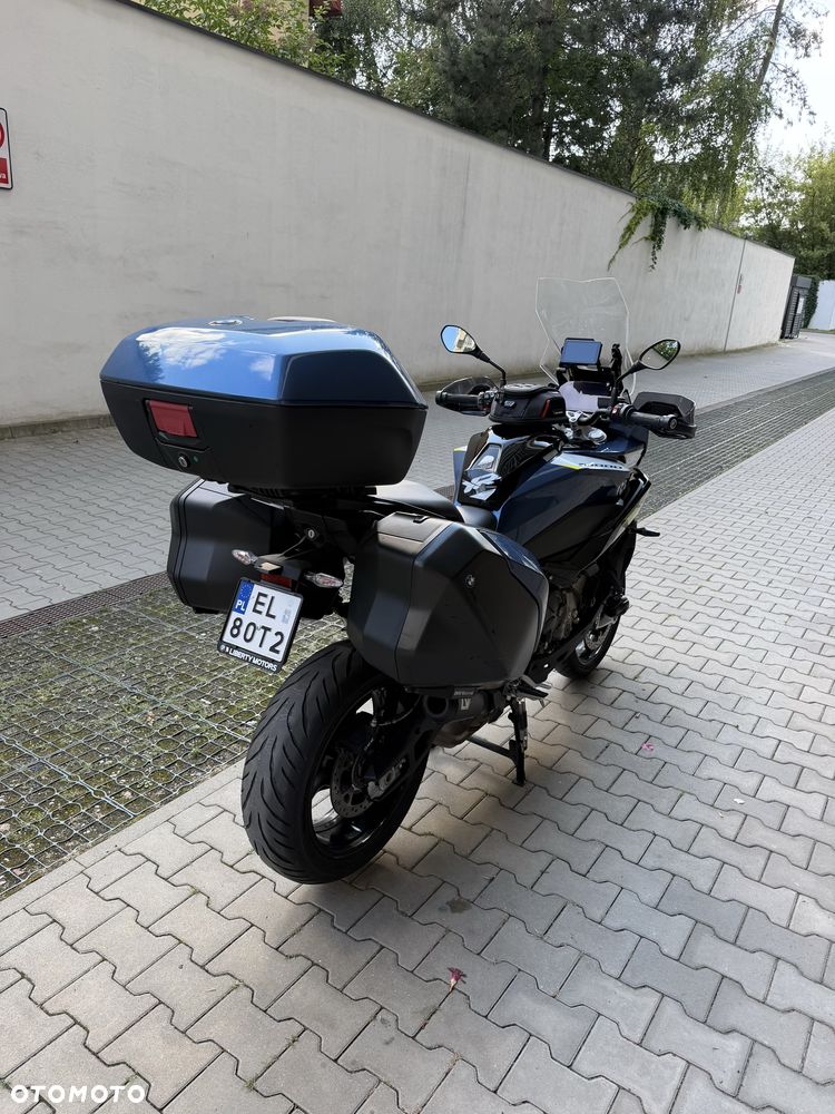 BMW XR - 12