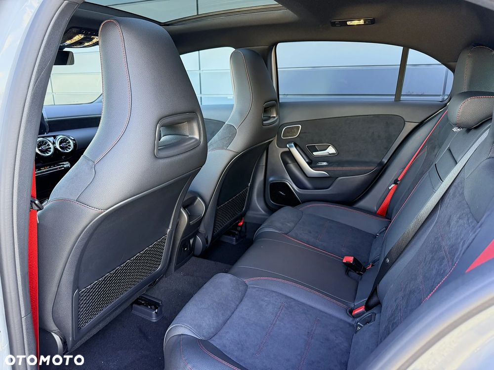 Mercedes-Benz Klasa A 35 AMG 4-Matic 8G-DCT - 22