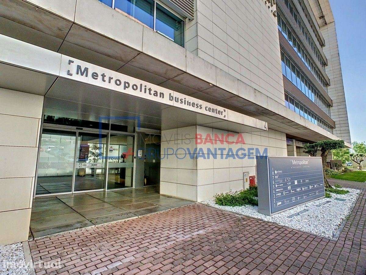 Espaço de escritório com 91m2 nas Colinas do Cruzeiro - Odivelas - Grande imagem: 2/18