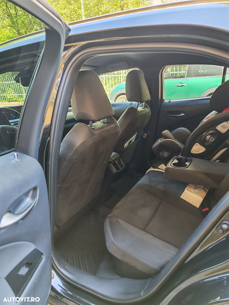 Lexus UX 250h Business Edition - 14