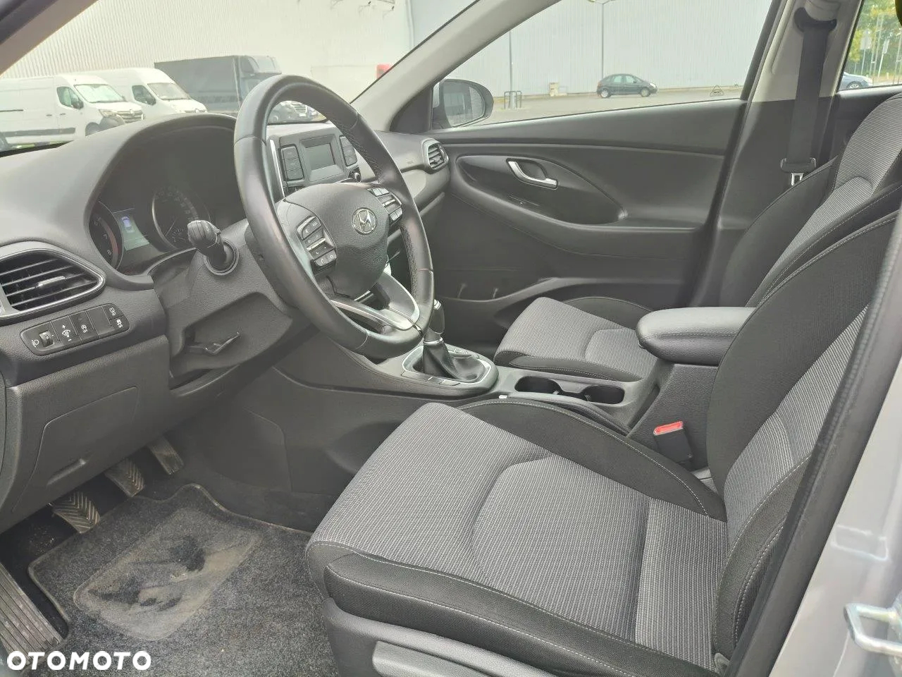 Hyundai i30 1.5 DPI Classic + - 9