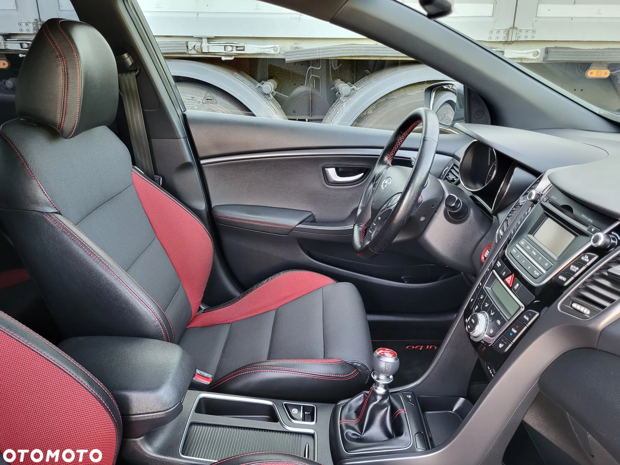Hyundai i30 1.6 GDI Turbo Luxury - 31