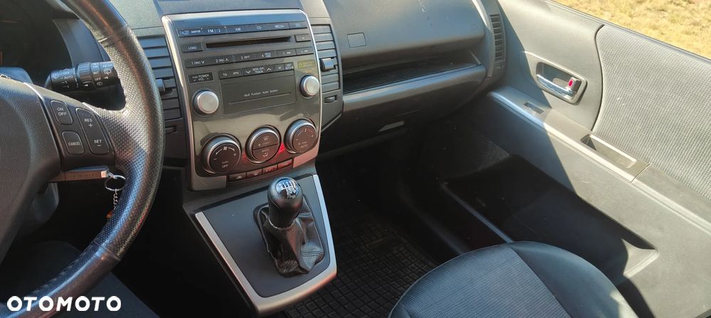 Mazda 5 - 8