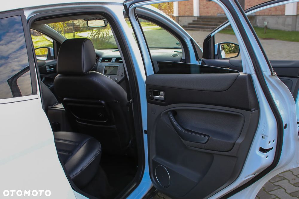 Ford Kuga 2.5 4x4 White Magic - 27