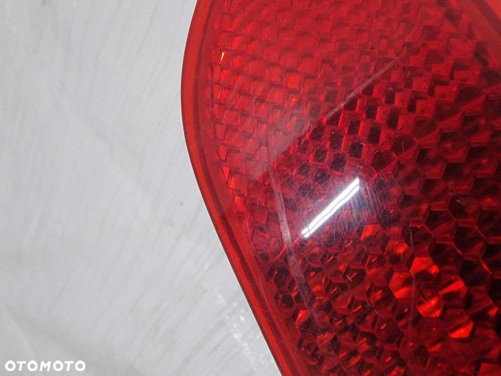 FORD FOCUS MK3 LIFT LAMPKA PRZECIWMGIELNA W ZDERZAK PRAWY TYŁ  F1EB15K272A - 5