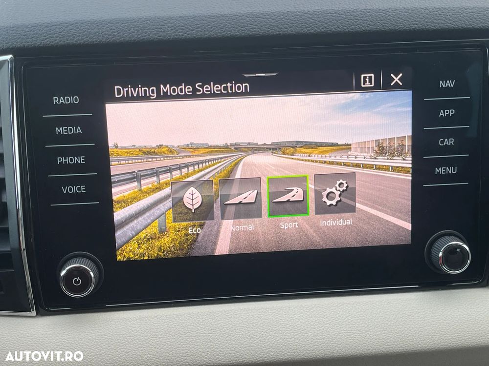 Skoda Karoq 2.0 TDI SCR Style - 33
