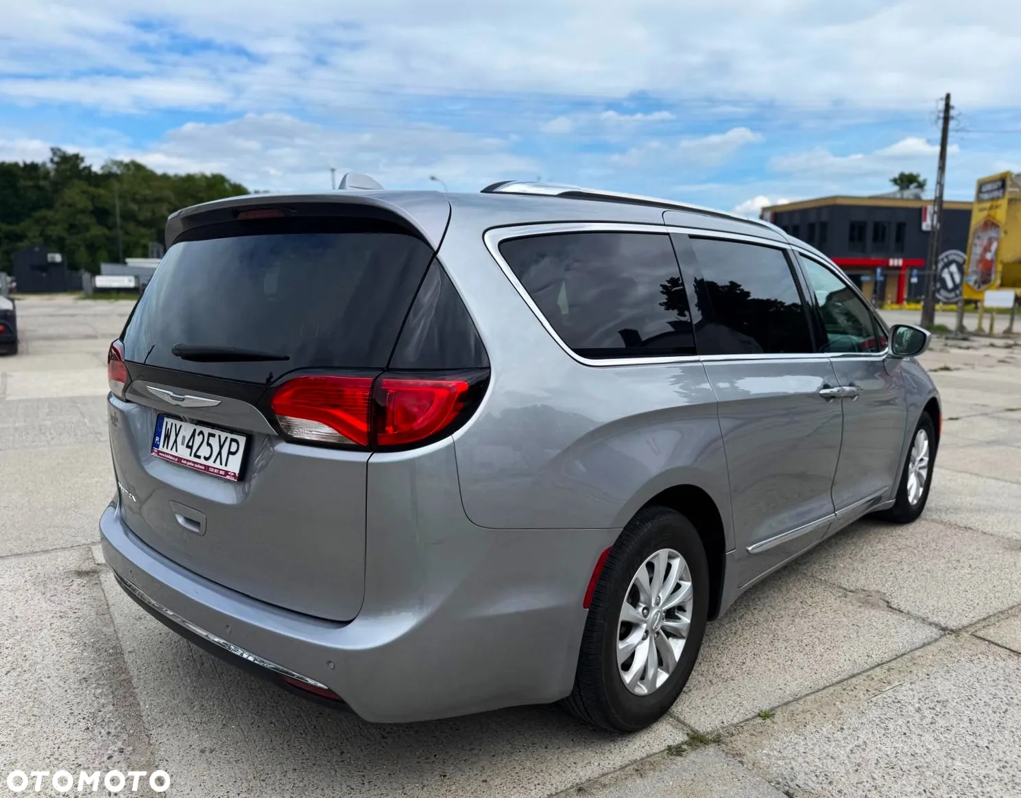 Chrysler Pacifica - 3