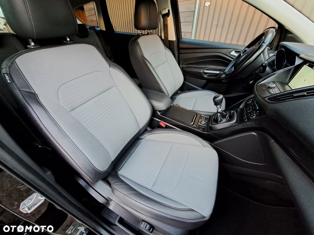 Ford Kuga 2.0 TDCi 4WD Titanium - 26