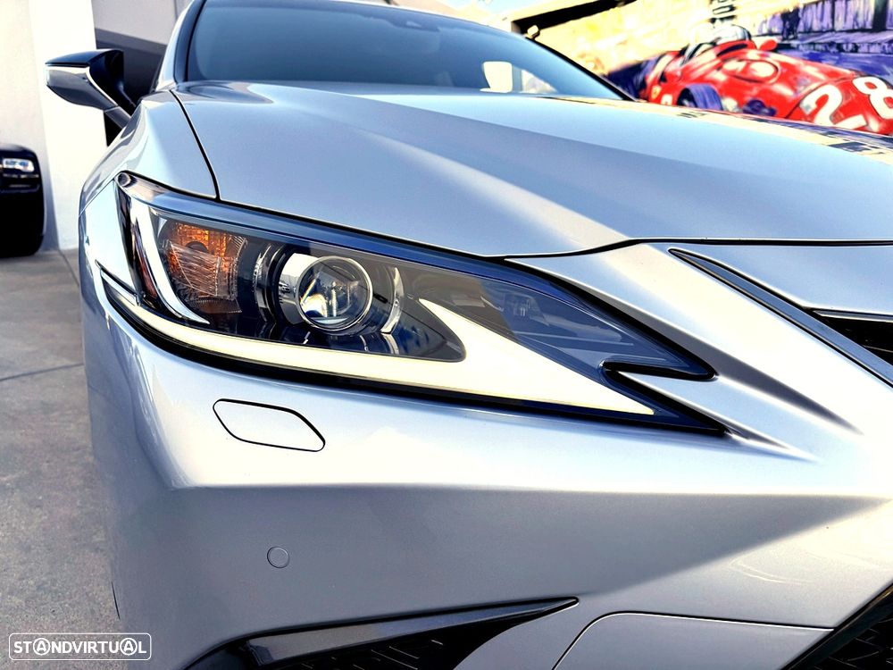 Lexus ES 300h - 40