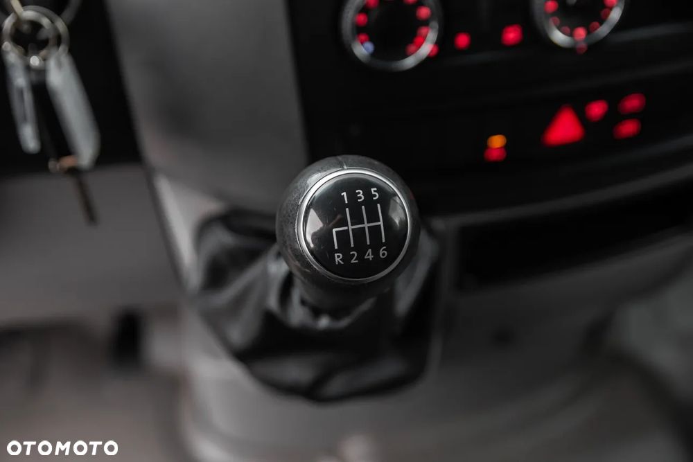 Volkswagen CRAFTER - 16