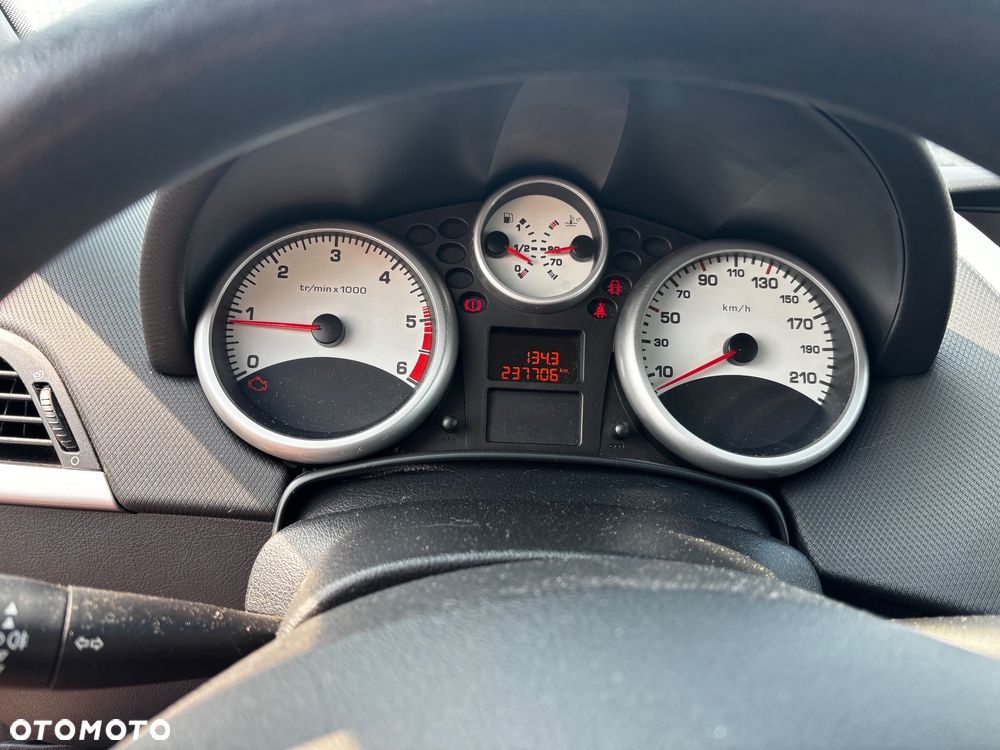 Peugeot 207 1.6 HDi 16V Intense - 16