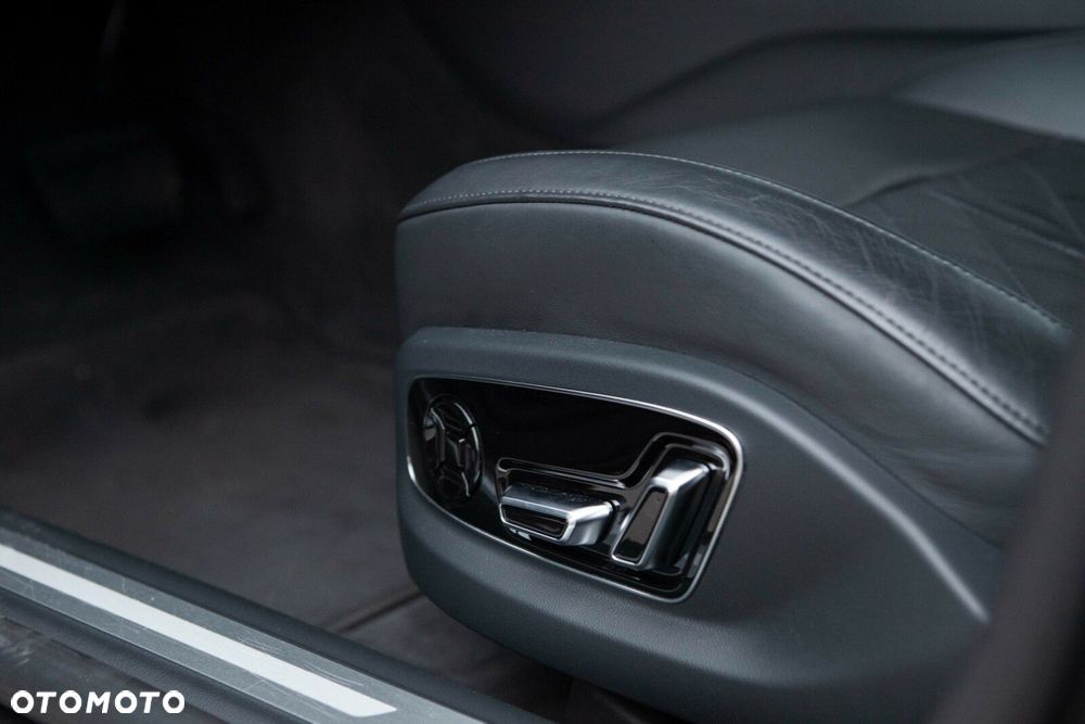 Audi A8 - 18