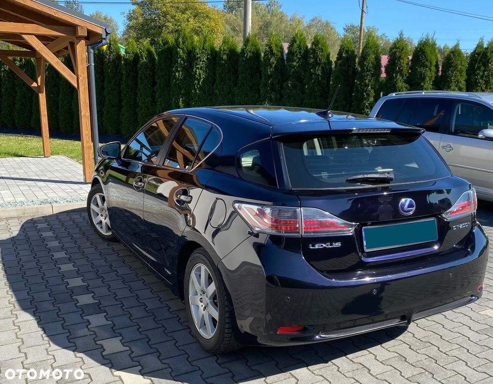 Lexus CT - 10