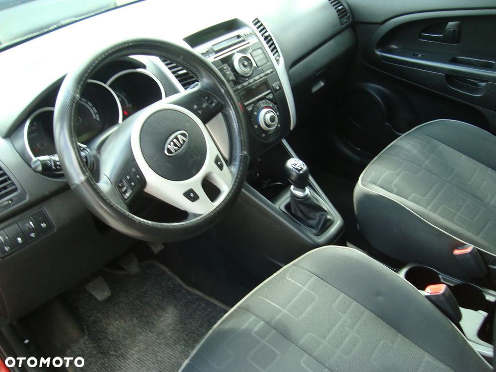 Kia Venga - 9
