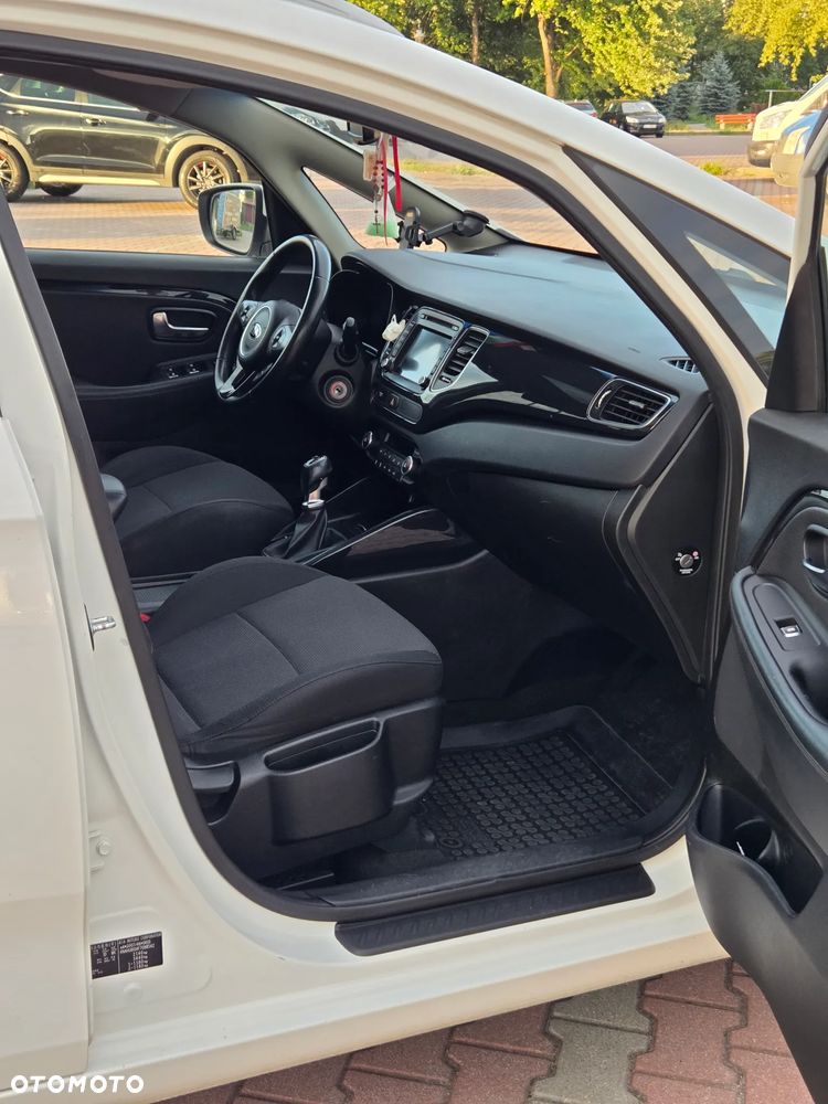 Kia Carens 1.6 GDI XL 7os - 9