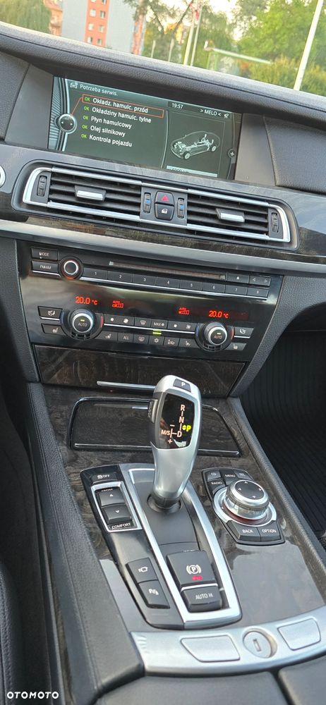 BMW Seria 7 740Li - 17