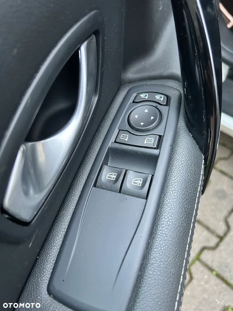 Renault Laguna 2.0 dCi Monaco GP Euro5 - 8