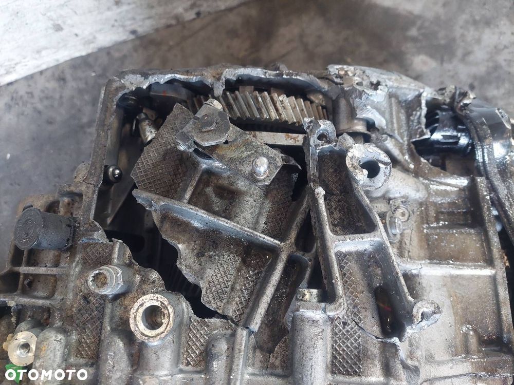 SKRZYNIA BIEGÓW AUTOMATYCZNA USZKODZONA PASSAT B8 2.0 TDI UAX - 2