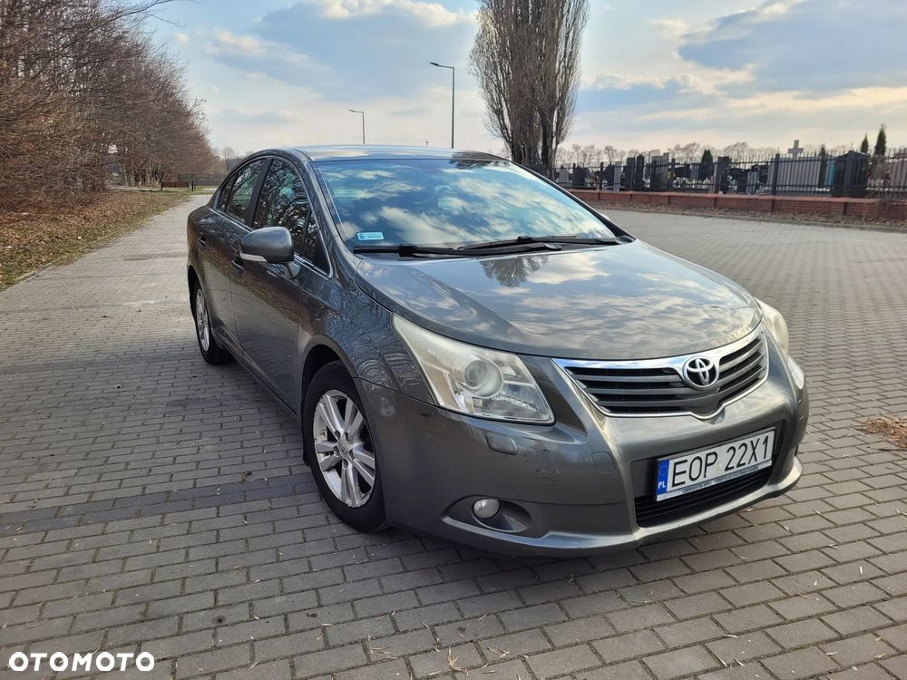 Toyota Avensis - 1