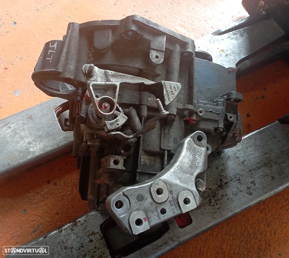 Caixa de Velocidade VW Touran/Seat Altea XL/Leon 1P 2.0 Tdi Ref: JLT - 1