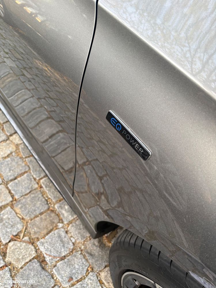 Mercedes-Benz A 250 Limousine e AMG Line - 3