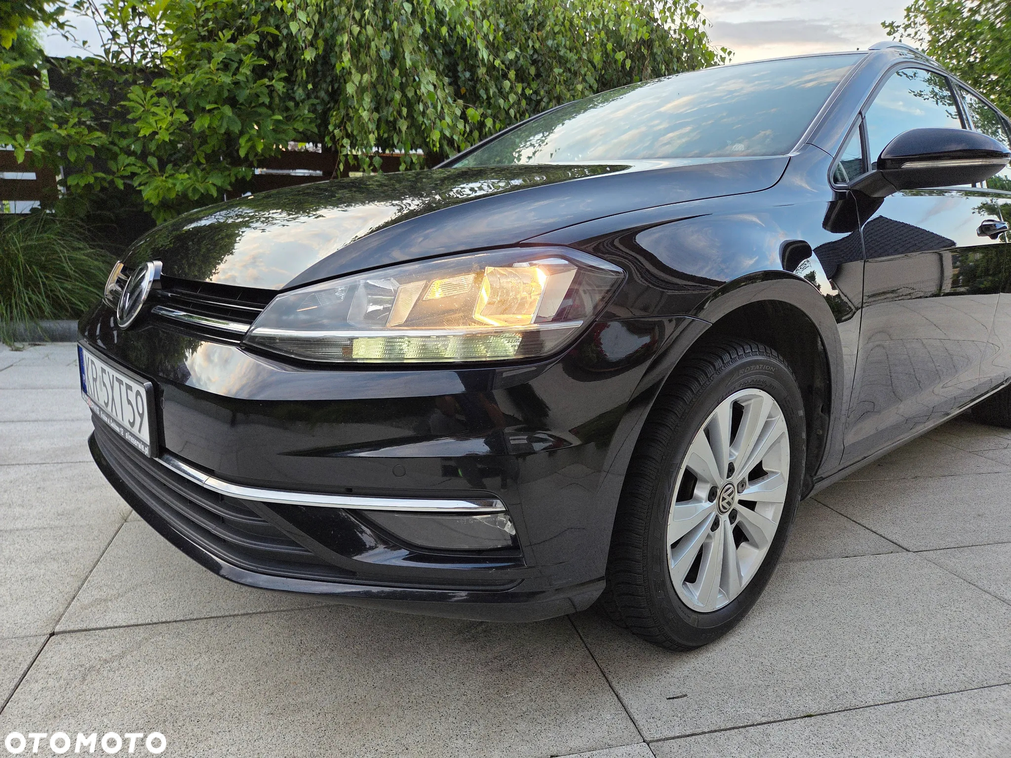 Volkswagen Golf - 10
