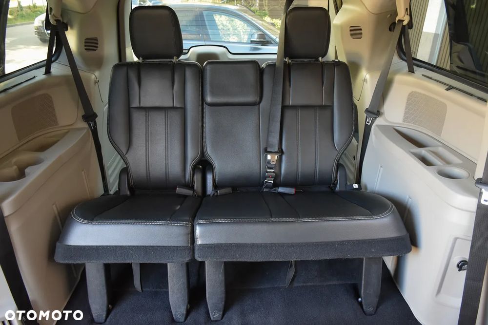 Lancia Voyager 2.8CRD Platinum - 38