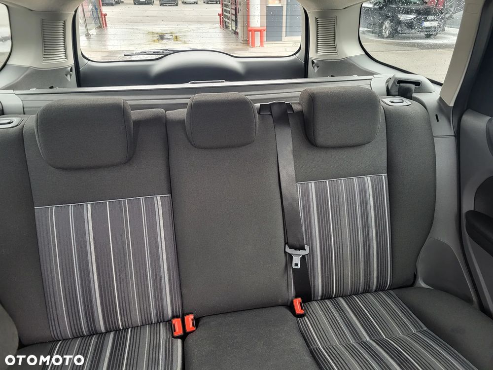 Ford Focus 1.6 Trend - 8