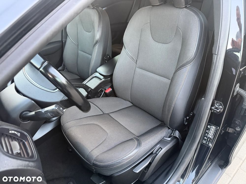 Volvo V40 T4 Powershift Momentum - 12