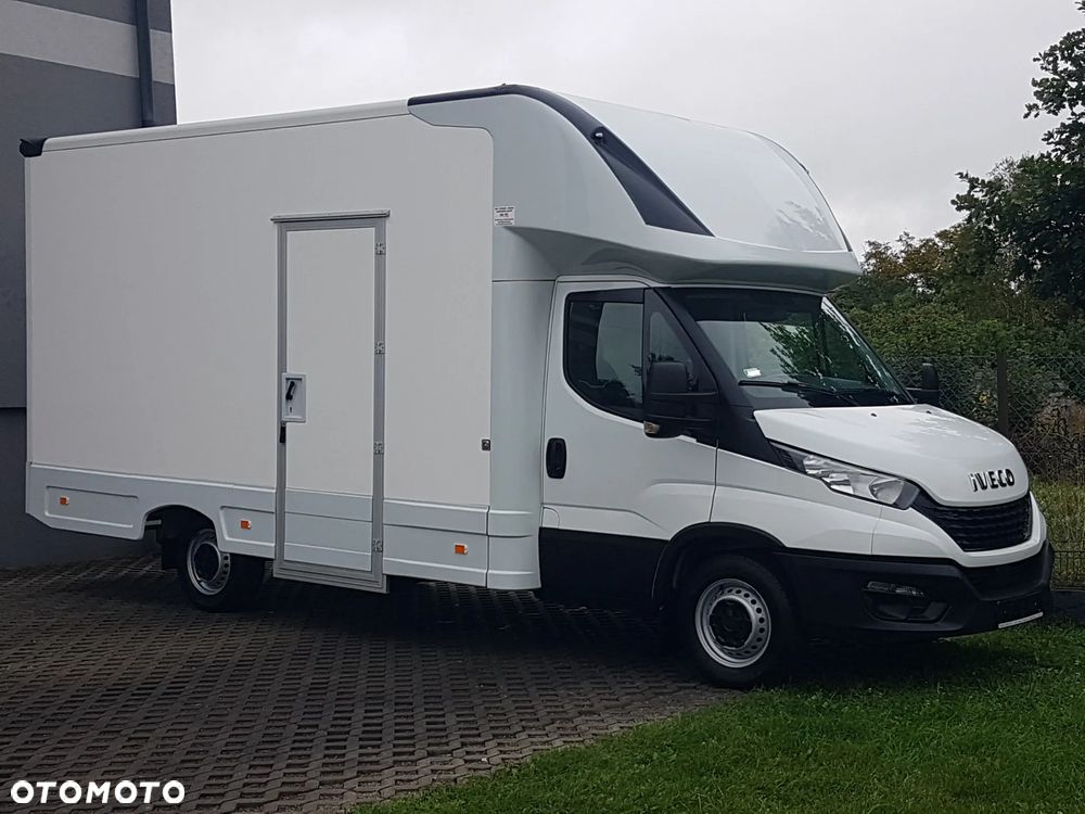 Iveco DAILY KONTENER NISKOPODŁOGOWY 4,43x2,23x2,42 SKLEP FOODTRUCK BAR KLIMA KONIOWÓZ KAMPER