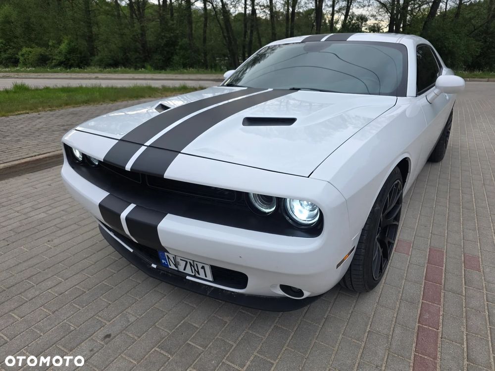 Dodge Challenger - 1