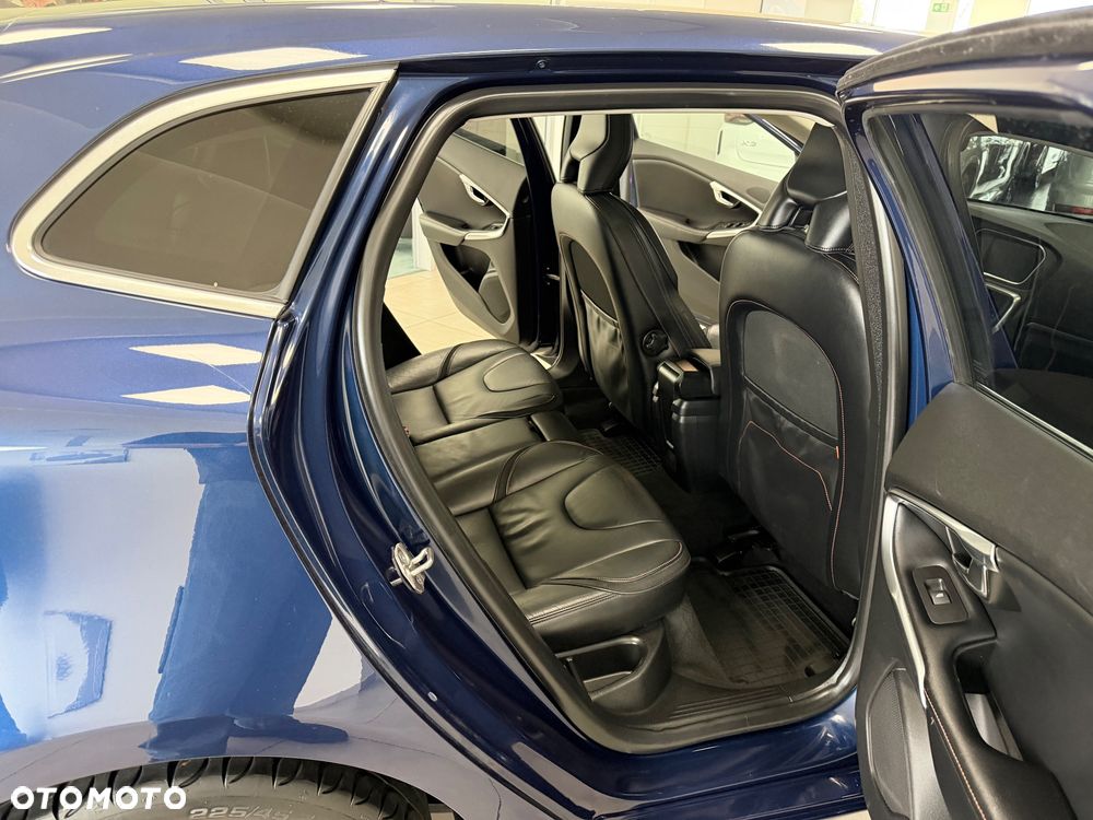 Volvo V40 D4 Drive-E Ocean Race - 27